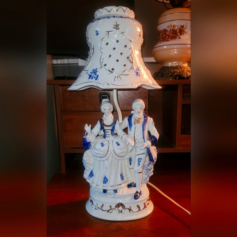 Vintage Blue And white porcelain lamp Shade  - Victorian Couple Figurine